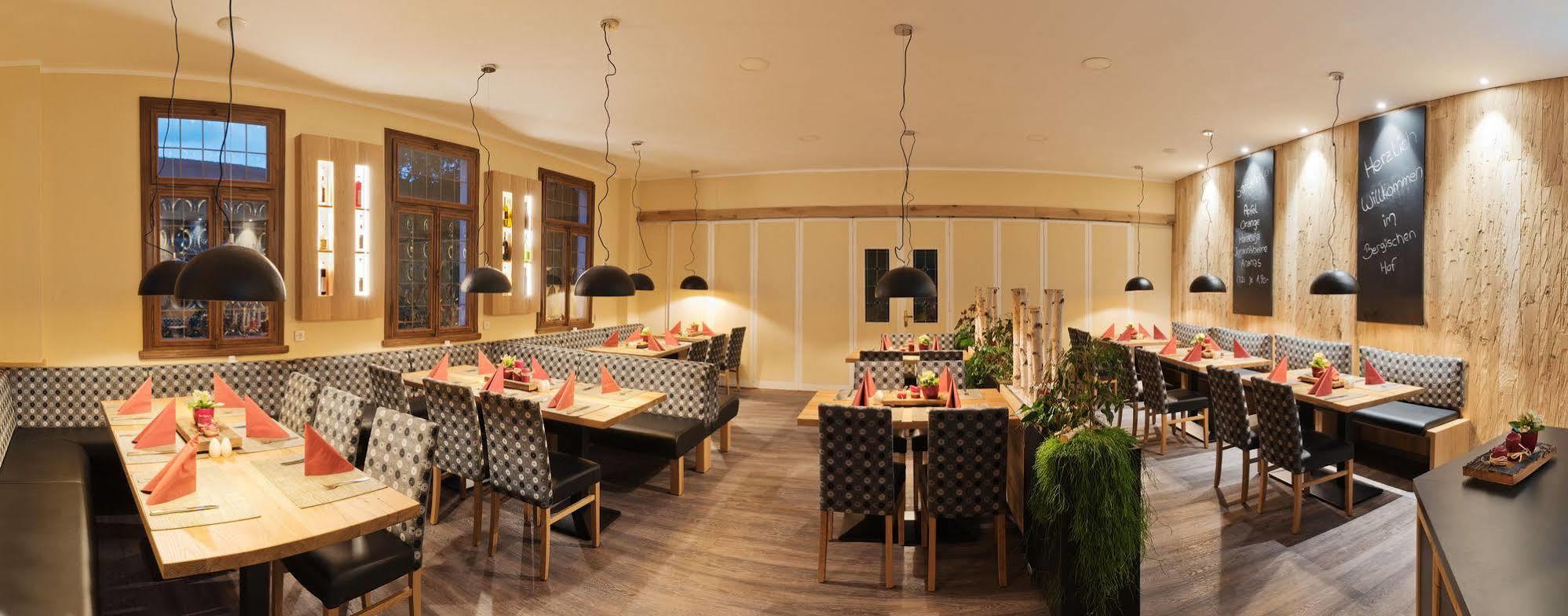 Hotel Bergischer Hof Windeck Buitenkant foto